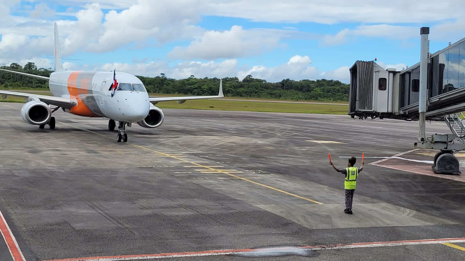 Desserte aérienne La ligne CayenneSaint Domingue par Sky High inaugurée à l'aéroport Félix